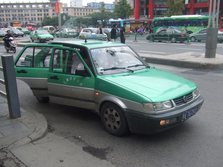 Xi'an taxi for a Terracotta Army transfer from the city
