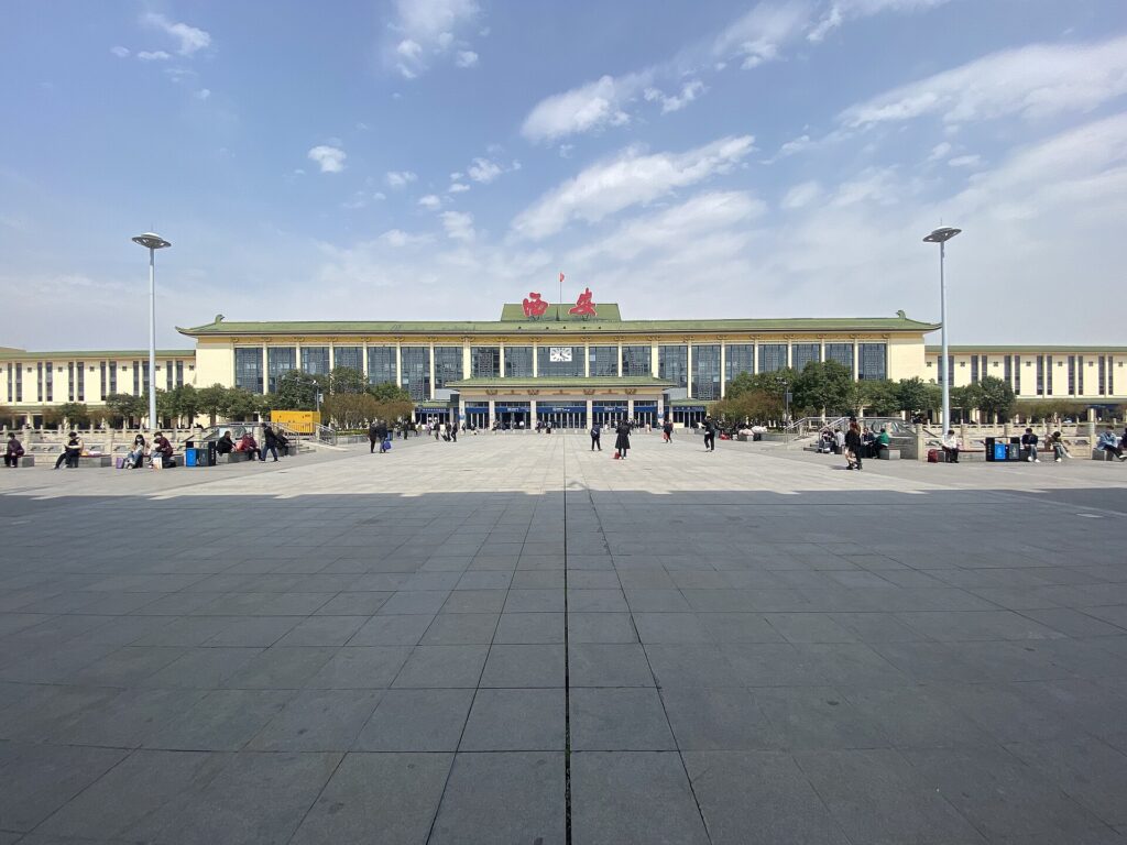 South Square of Xi'an Railway Station for taxi and transfer planning