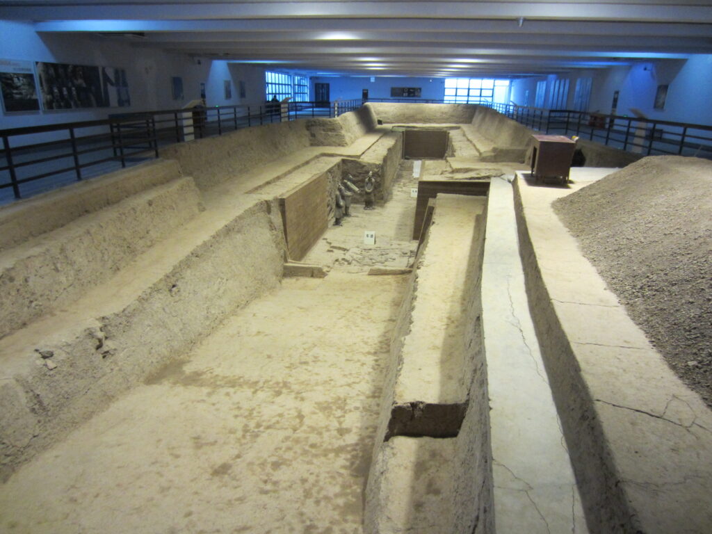 View into Qin mausoleum Civil Officials Pit K0006